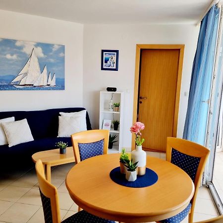Апартаменты Sea View App Mirta Умаг Экстерьер фото