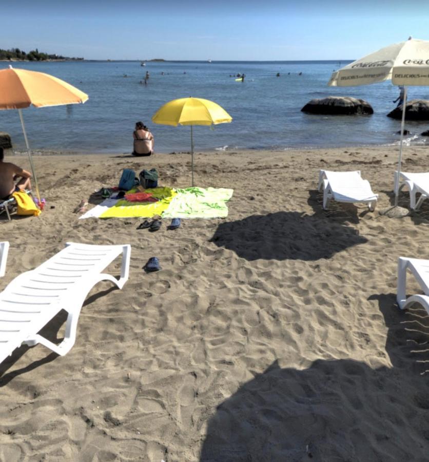 Апартаменты Sea View App Mirta Умаг Экстерьер фото