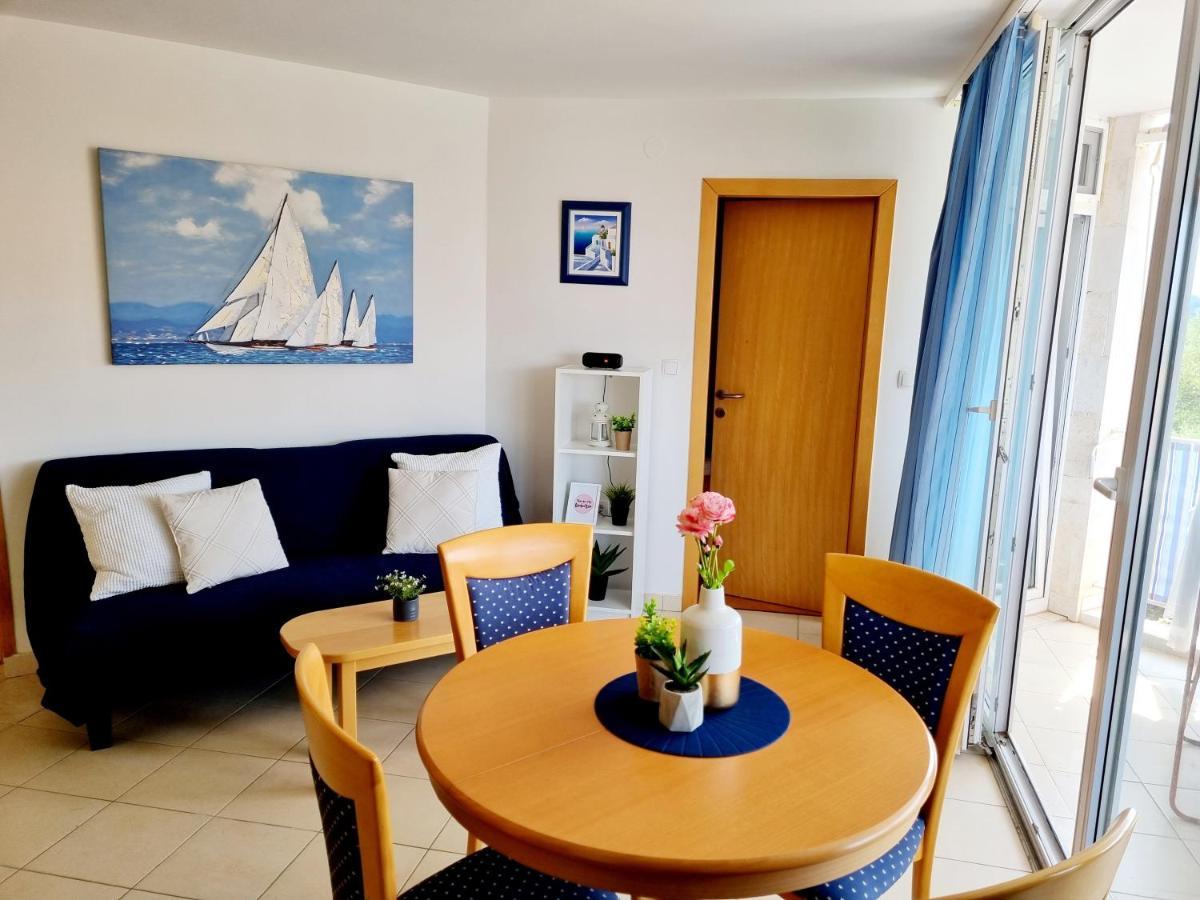 Апартаменты Sea View App Mirta Умаг Экстерьер фото