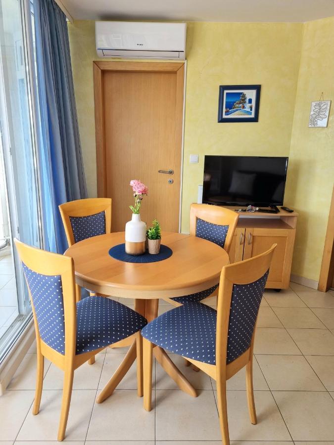 Апартаменты Sea View App Mirta Умаг Экстерьер фото