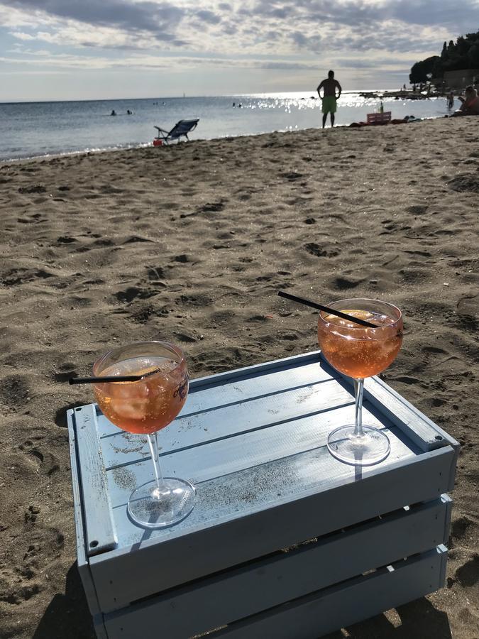 Апартаменты Sea View App Mirta Умаг Экстерьер фото